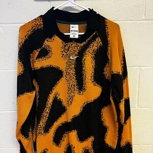 Golf Nike Black and Orange Crewneck Sweater